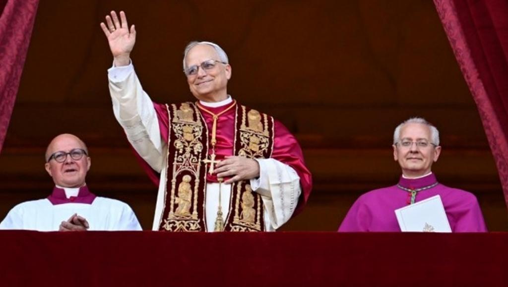 Americano Robert Francis Prevost é eleito novo papa e escolhe o nome Leão XIV