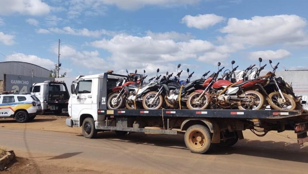 Ação policial recupera 25 motos furtadas e prende três pessoas em Monte Carmelo