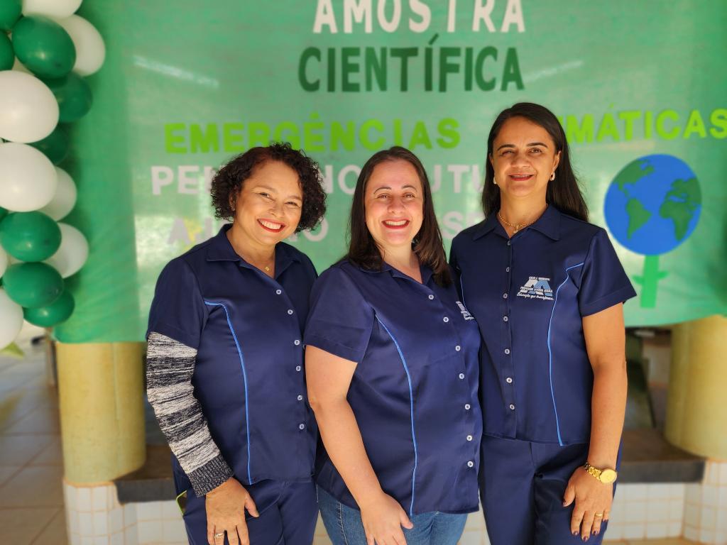 Alunos da Escola Afrânio Amaral realizam Mostra Científica sobre emergências climáticas