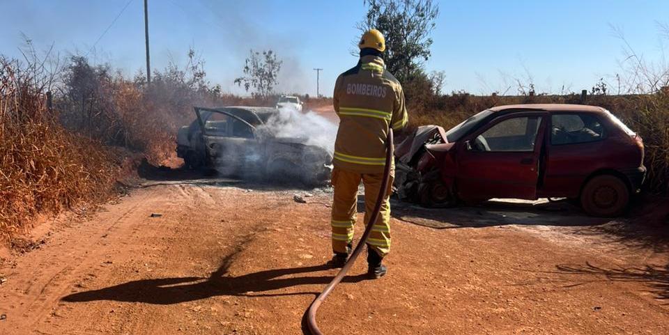 Batida frontal mata mulher e bebê de 8 meses em estrada rural de Campos Altos