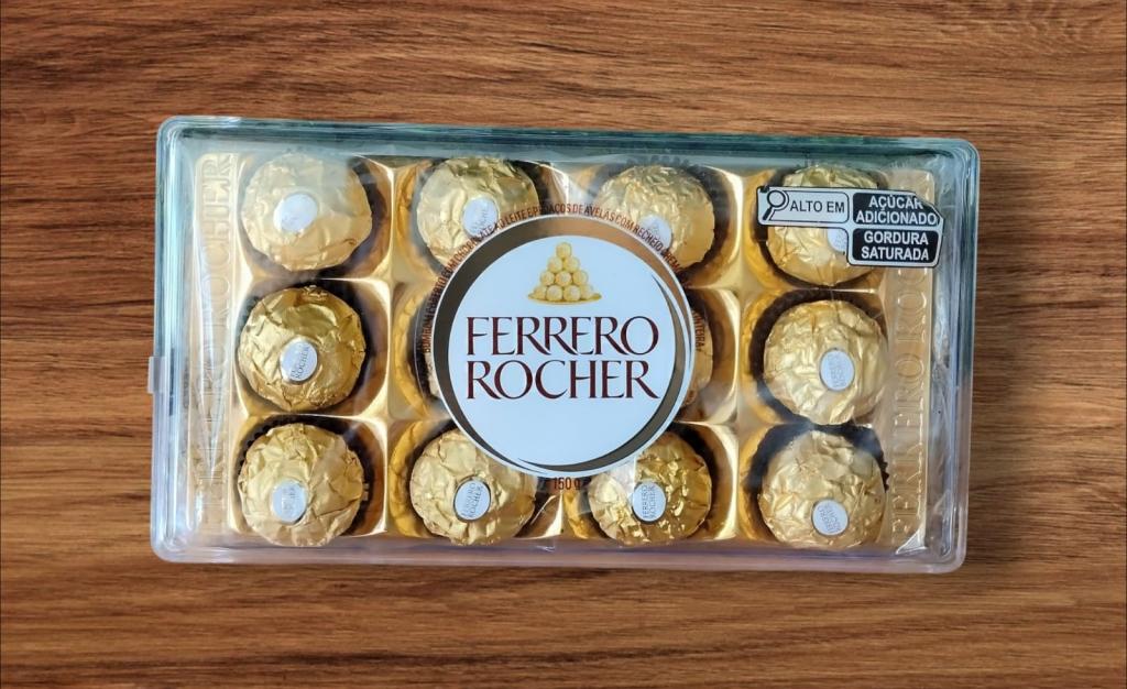 Furto de chocolate e shampoo no centro termina com...