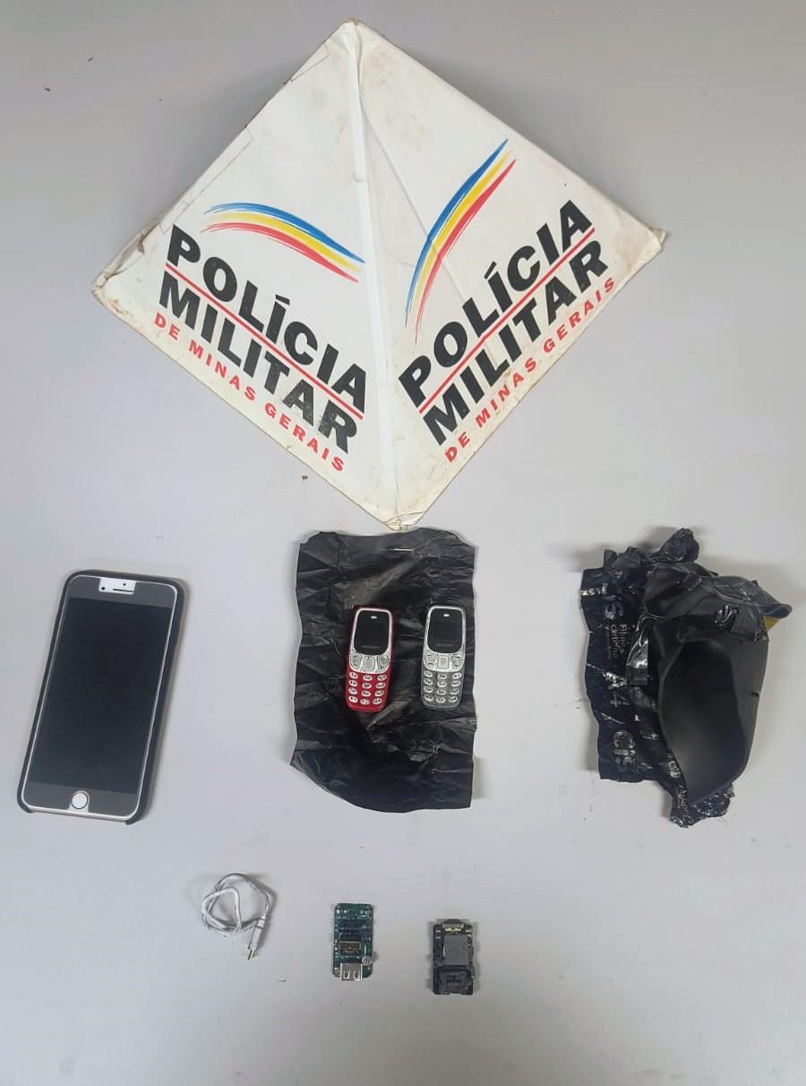 Mulher é presa em Patrocínio com mini celulares que seriam levados à penitenciária durante visita