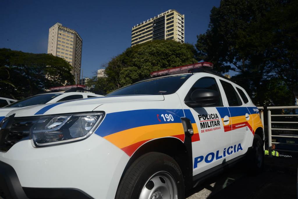 Jovem acompanhado de mulher com bebê é assassinado a...