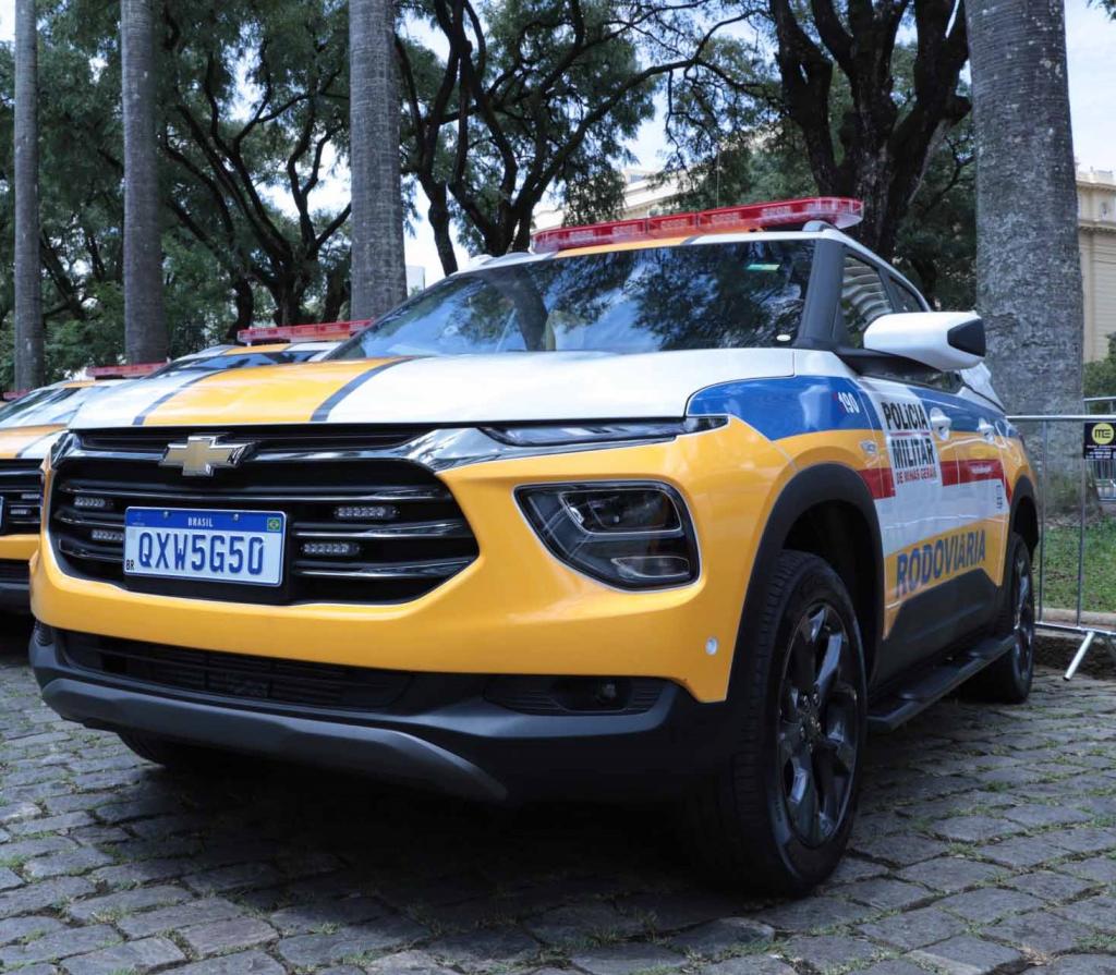 PM Rodoviária apreende mais de 2 kg de cocaína e prende motorista na BR-146, em Patos de Minas
