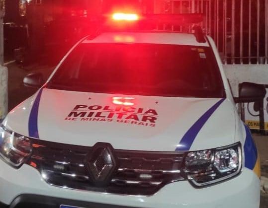 Polícia apreende drogas, dinheiro e celulares em operação no bairro Serra Negra
