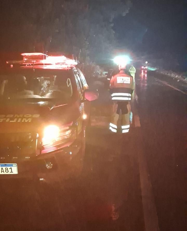 Imagem 1 do post Motorista e passageiro morrem após carro capotar próximo a Monte Carmelo Imagem 1 do post Motorista e passageiro morrem após carro capotar próximo a Monte Carmelo