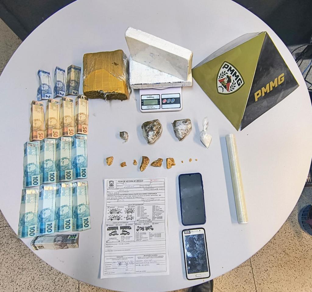Delivery de drogas termina com dupla presa e R$ 100 mil em...