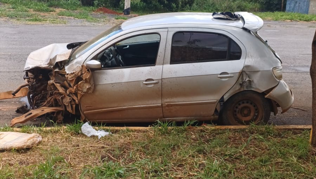Caminhão desgovernado provoca grave acidente na BR-365; motorista é preso por embriaguez