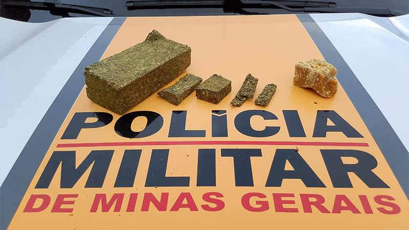 Homem é preso com maconha e crack na BR-352,...