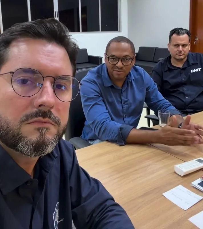 Prefeito de Patos de Minas recebe representantes do DNIT e diz que duplicação da BR-365 proposta pelo Governo de MG não tem aprovação do órgão