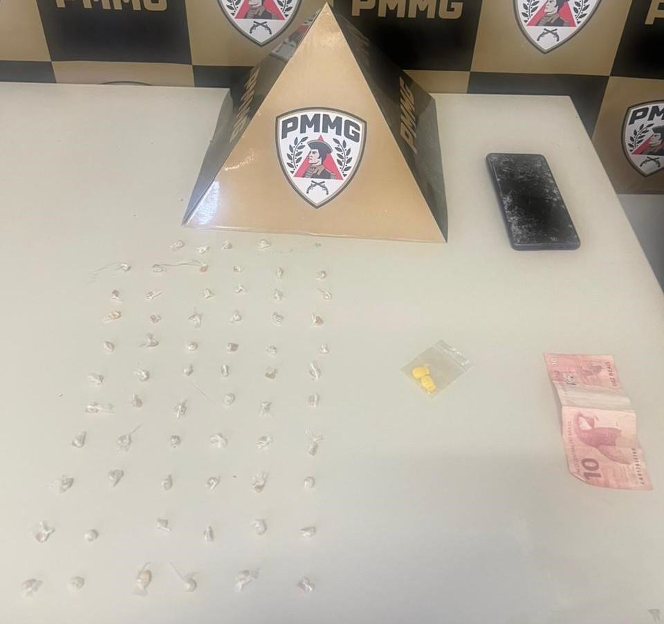 Homem é preso com drogas durante patrulhamento no bairro Santo Antônio