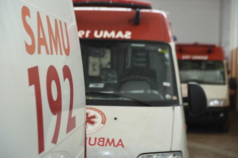 Jovem sofre suspeita de traumatismo craniano após se envolver...