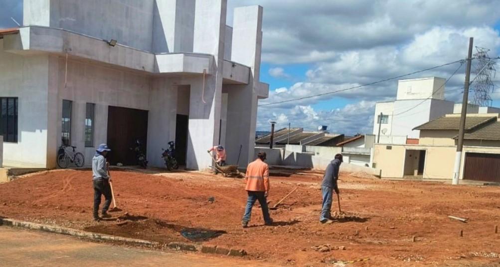 Terraplanagem e topografia da Praça Frei Galvão são concluídas...