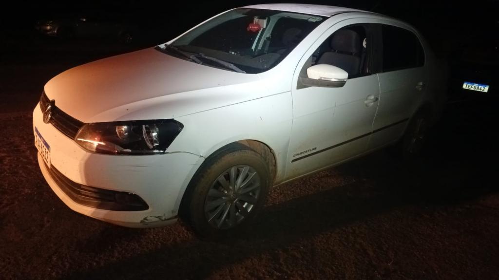 Colisão entre carro e moto deixa dois feridos na MG-230, próximo ao distrito de Salitre de Minas
